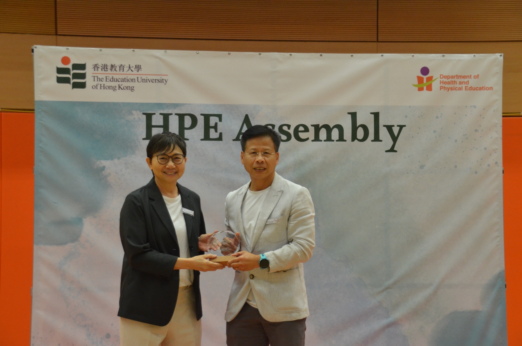 Mr Hung Chor Ying, Edmond (right), a Member of the Board of Directors of the Hong Kong Sports Institute Limited (HKSI) and former Chairman of the Schools Sports Federation of Hong Kong, China (HKSSF), offers insights on sports leadership and community engagement.